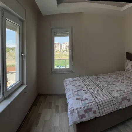 Green City Apartment *